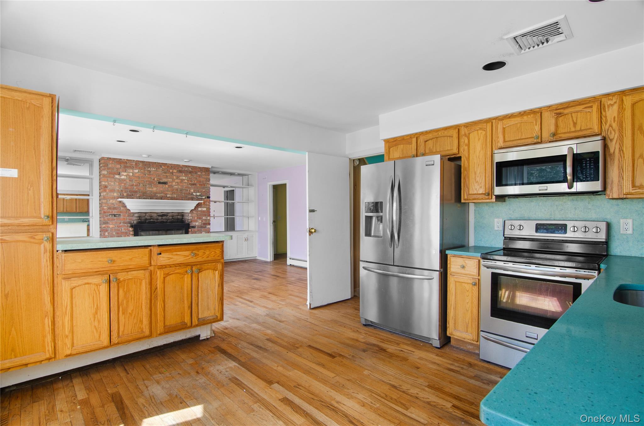 26 Lovell Road Hampton Bays, NY 11946 - Photo 11 of 25