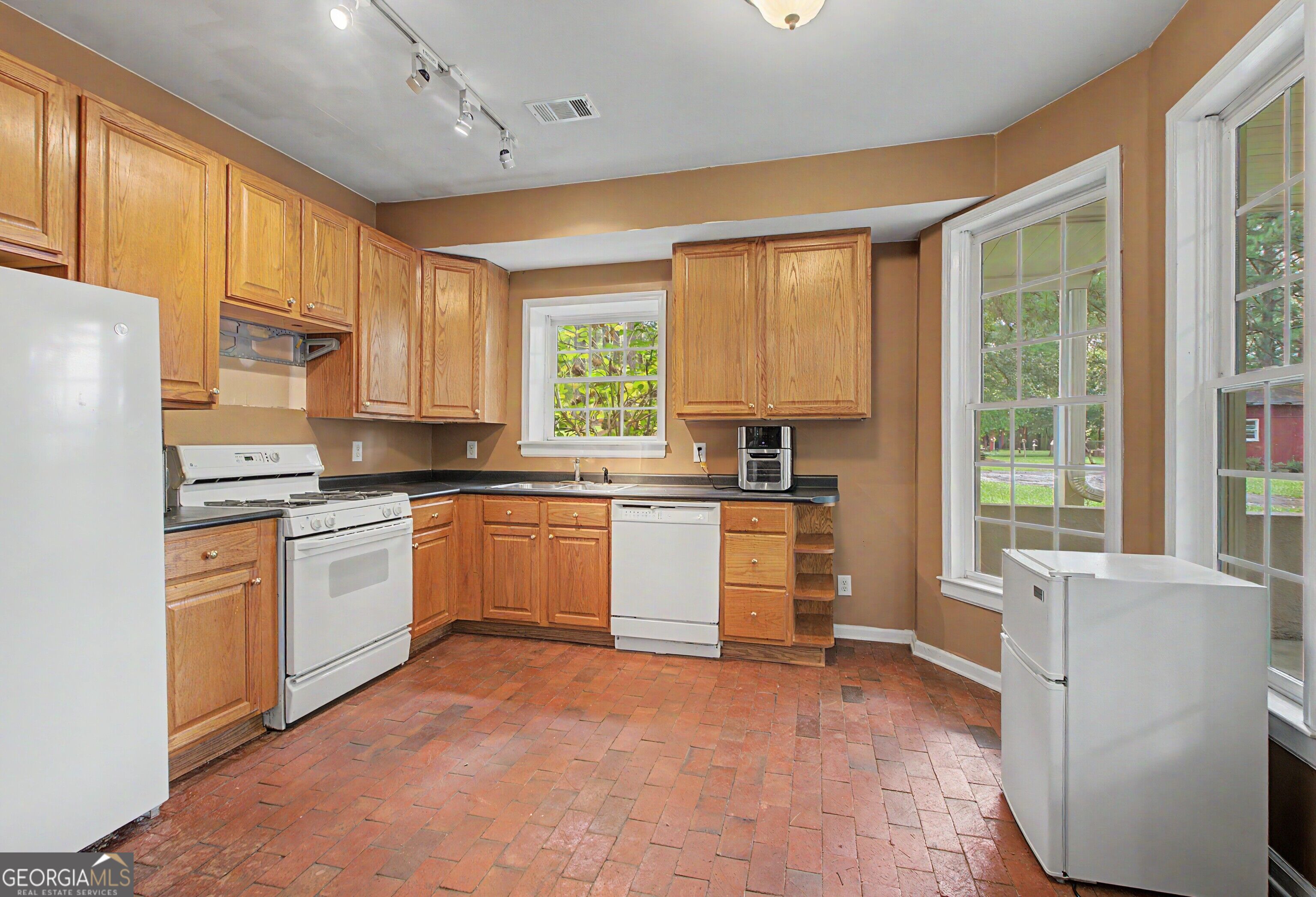 205 White Road Fayetteville, GA 30214 - Photo 44 of 65 Gallery Image 44