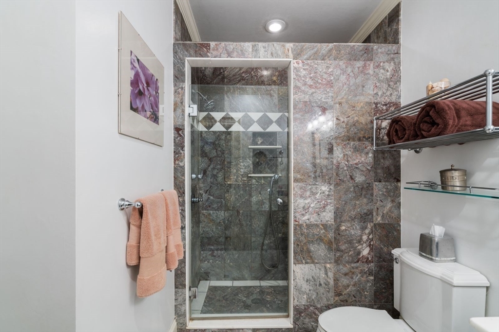 322 Beacon Street, Unit 3 Boston, MA 02116 - Photo 15 of 24