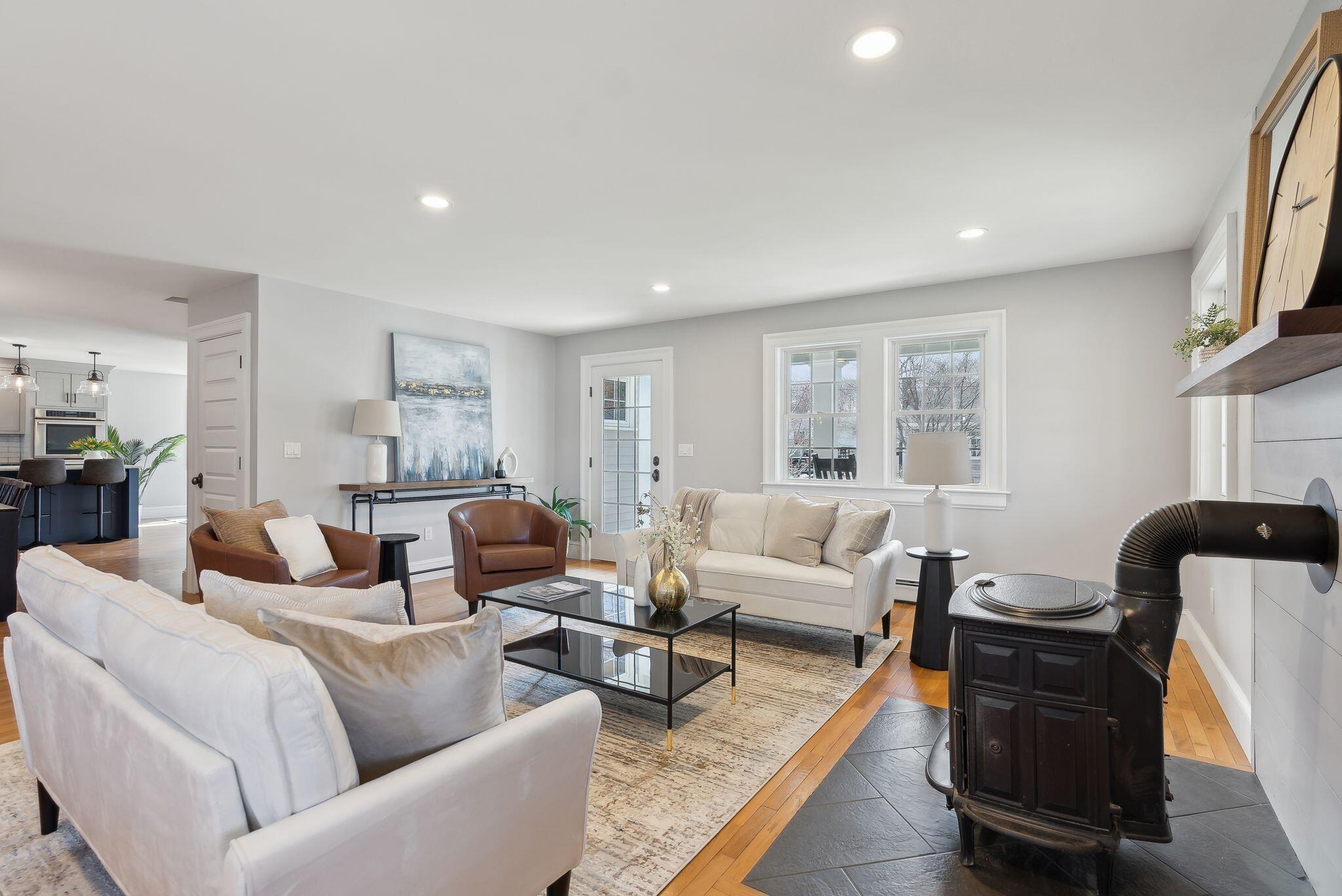 11 Cheverus Road Cape Elizabeth, ME 04107 - Photo 6 of 47 Living Room