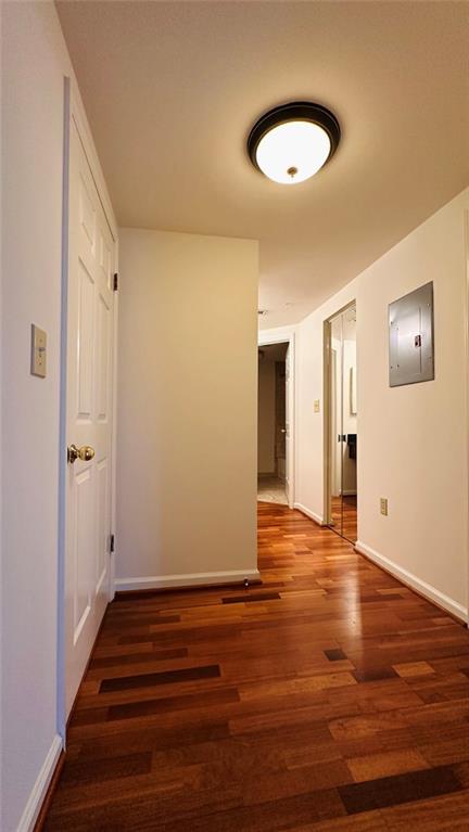 199 14th Street Northeast, Unit 507 Atlanta, GA 30309 - Photo 21 of 26 a view of a room with wooden floor and window