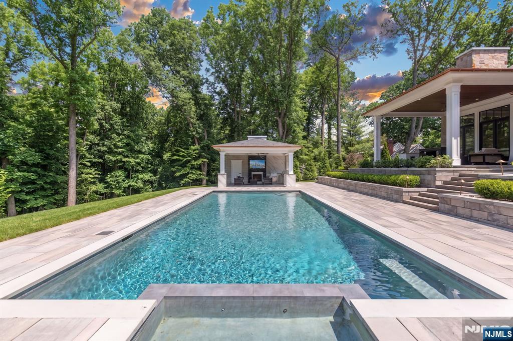 396 Knollwood Road Ridgewood, NJ 07450 - Photo 5 of 50