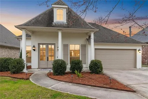 $375,000 | 2377 Cours Carson Street, Mandeville, LA 70448