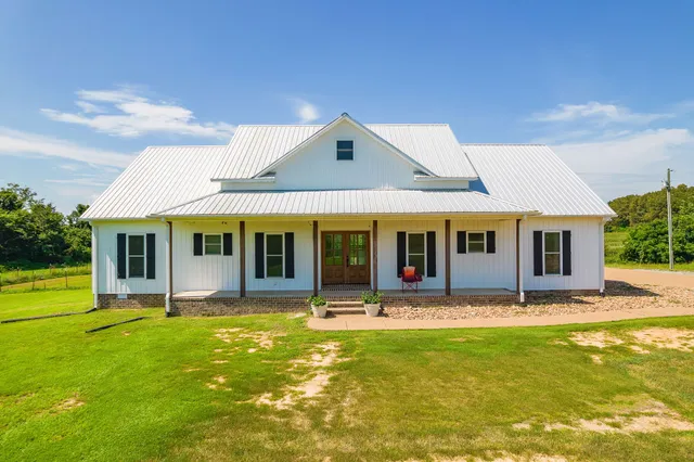 $639,900 | 159 Lipford Lane, Humboldt, TN 38343