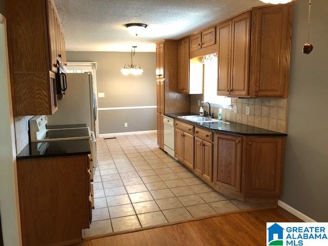 1431 Edgefield Lane Bessemer, AL 35023 - Photo 9 of 27
