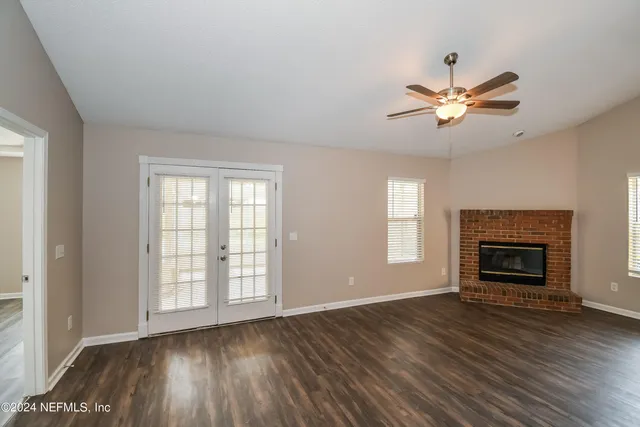 a picture of a wall with a white wall