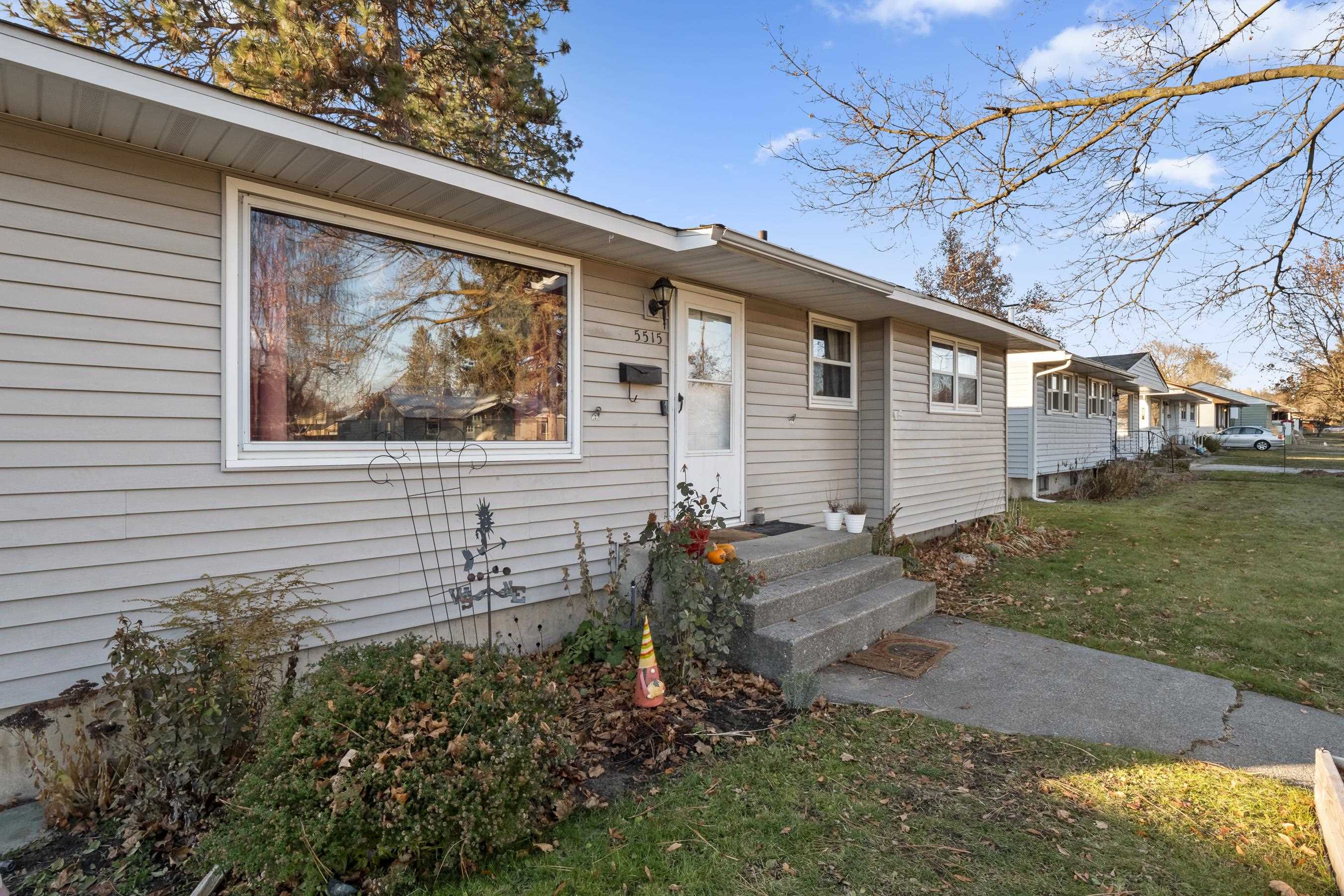 5515 North Elgin Street Spokane, WA 99205 - Photo 3 of 32