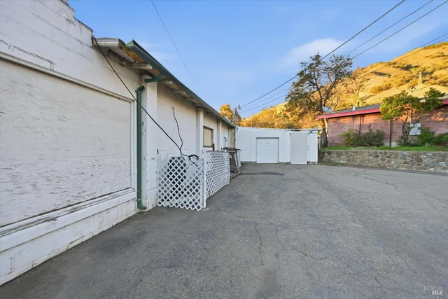 a view of a storage & utility room