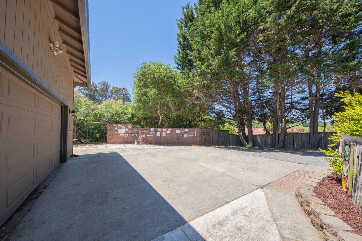 5240 Strong Circle Watsonville, CA 95076 - Photo 45 of 51 a view of a garden with plants