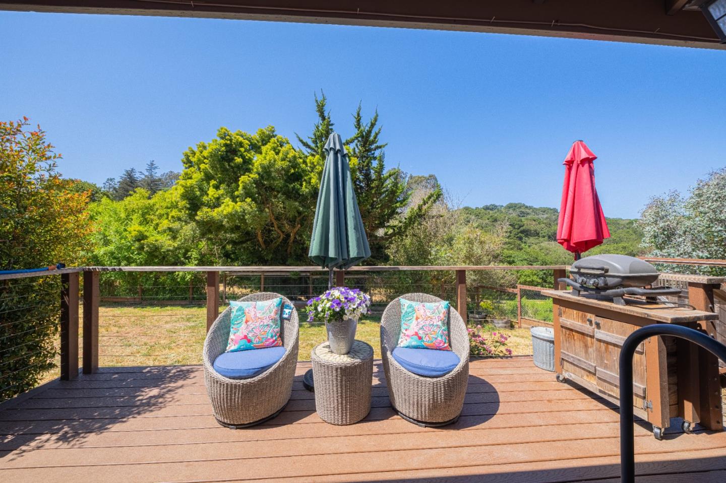 5240 Strong Circle Watsonville, CA 95076 - Photo 8 of 51 a outdoor view with a seating space