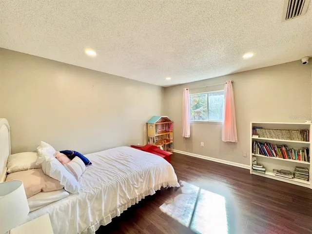 $2,300 | 6345 Newtown Circle, Unit 45A1, Tampa, FL 33615