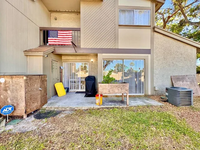 $2,300 | 6345 Newtown Circle, Unit 45A1, Tampa, FL 33615