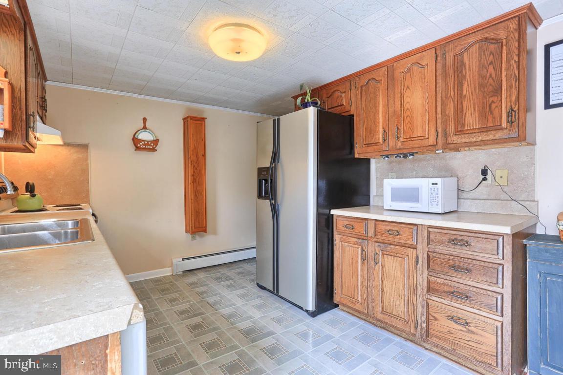 1533 Sandhill Road Lebanon, PA 17046 - Photo 9 of 30 Gallery Image 9