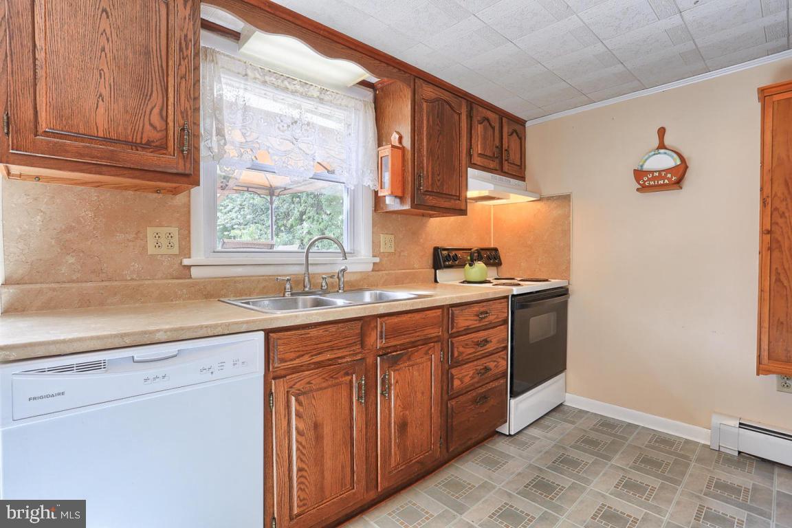 1533 Sandhill Road Lebanon, PA 17046 - Photo 10 of 30 Gallery Image 10
