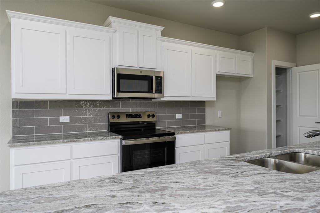 205 Woodhollow Drive Blue Ridge, TX 75424 - Photo 9 of 23