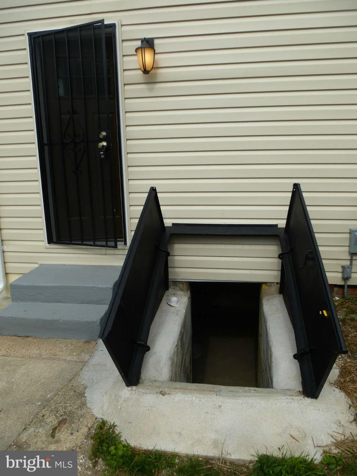 4407 Sheriff Road Northeast Washington, DC 20019 - Photo 29 of 30 Entrance to Crawlspace