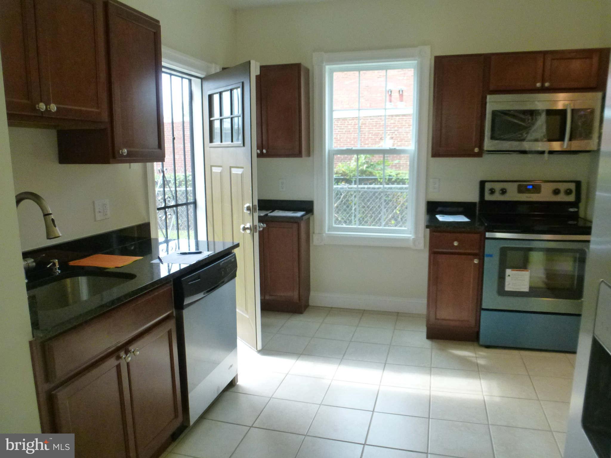 4407 Sheriff Road Northeast Washington, DC 20019 - Photo 8 of 30 Kitchen