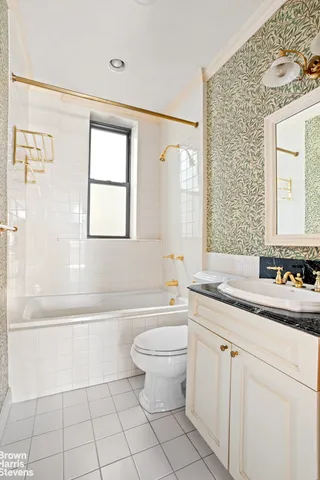 $2,598,000 | 255 West 84th Street, Unit 5B | Upper West Side