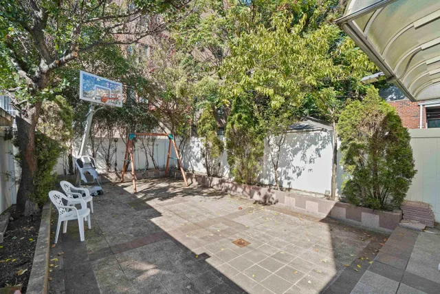 $1,098,000 | Undisclosed Address | Gravesend