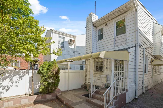 $1,098,000 | Undisclosed Address | Gravesend