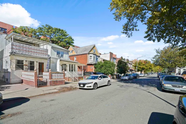 $1,098,000 | Undisclosed Address | Gravesend