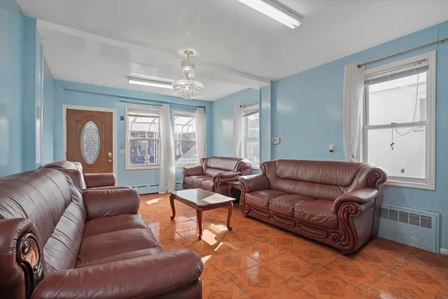 $1,098,000 | Undisclosed Address | Gravesend