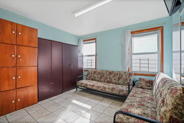$1,098,000 | Undisclosed Address | Gravesend