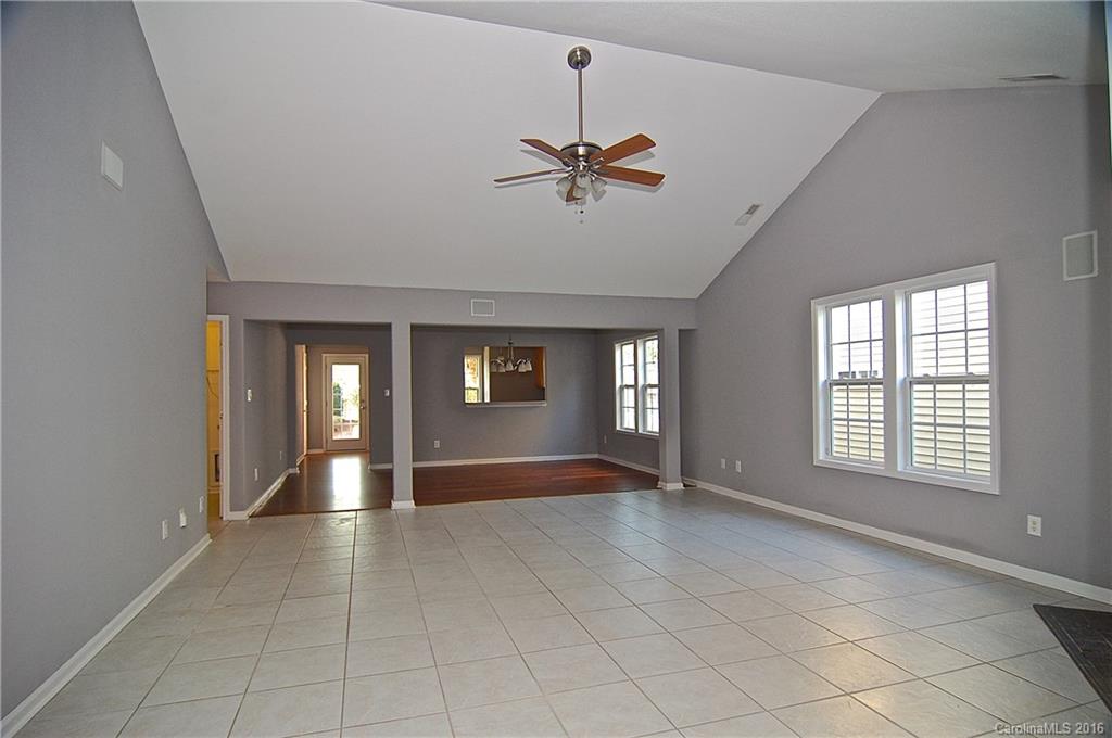 6115 Raisin Tree Lane Charlotte, NC 28215 - Photo 3 of 18 Gallery Image 3