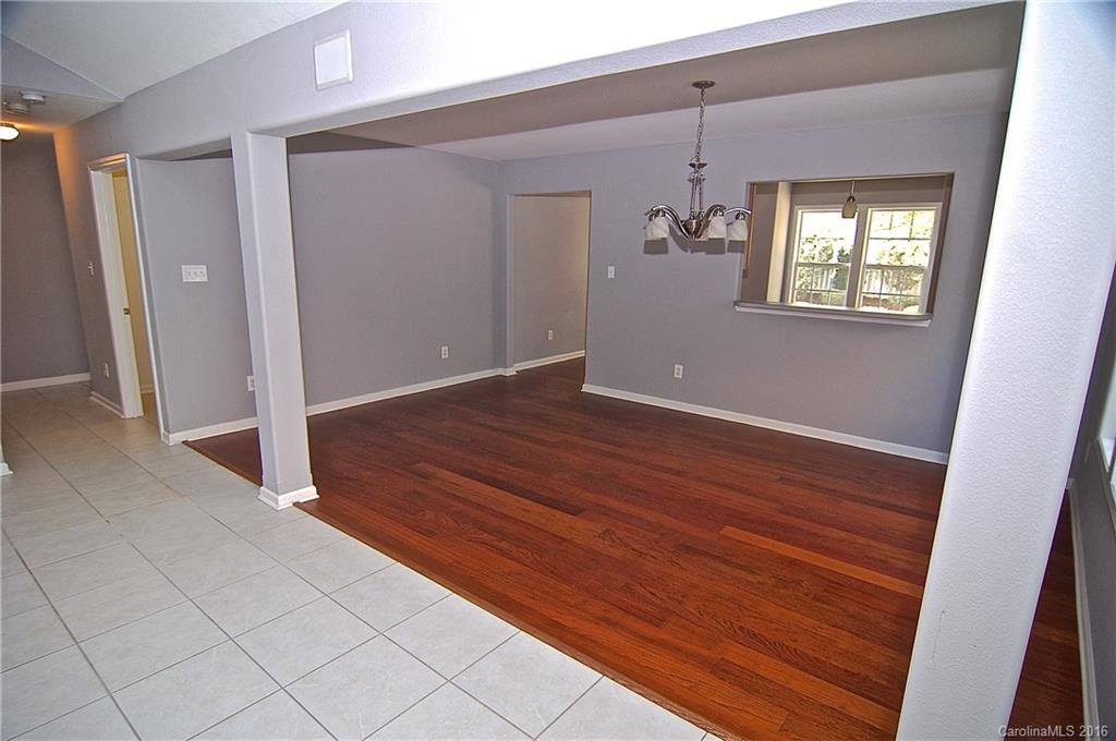 6115 Raisin Tree Lane Charlotte, NC 28215 - Photo 4 of 18 Gallery Image 4
