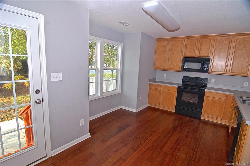 6115 Raisin Tree Lane Charlotte, NC 28215 - Photo 6 of 18 Gallery Image 6