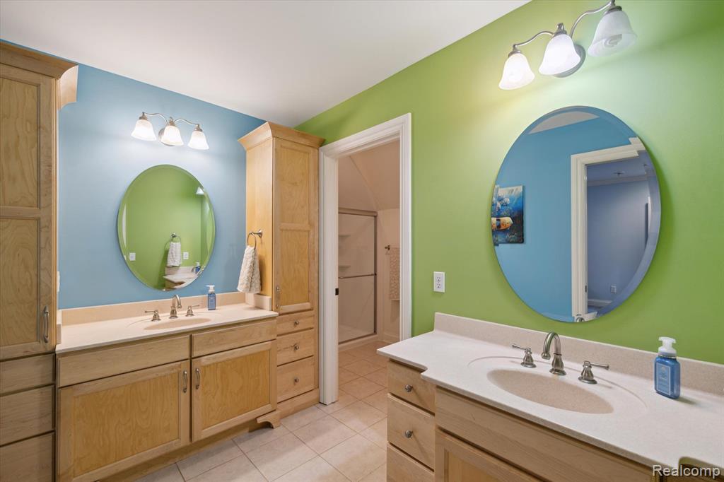 10205 Fenton Road Fenton, MI 48430 - Photo 43 of 96