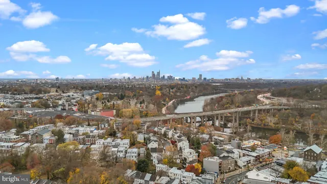 a black and white photo of a room