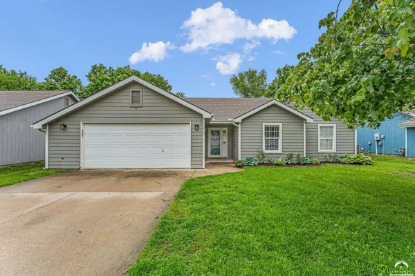 $289,000 | 1010 Home Circle, Lawrence, KS 66046