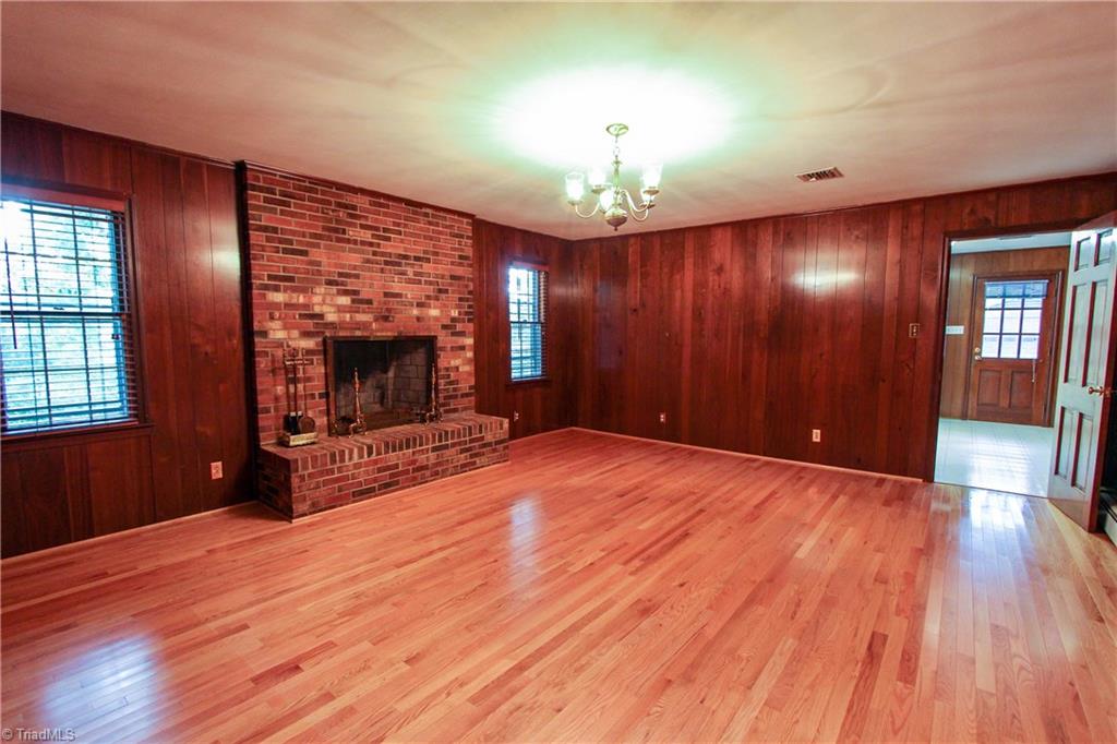 655 Quarterstaff Road Winston-Salem, NC 27104 - Photo 11 of 26 Gallery Image 11