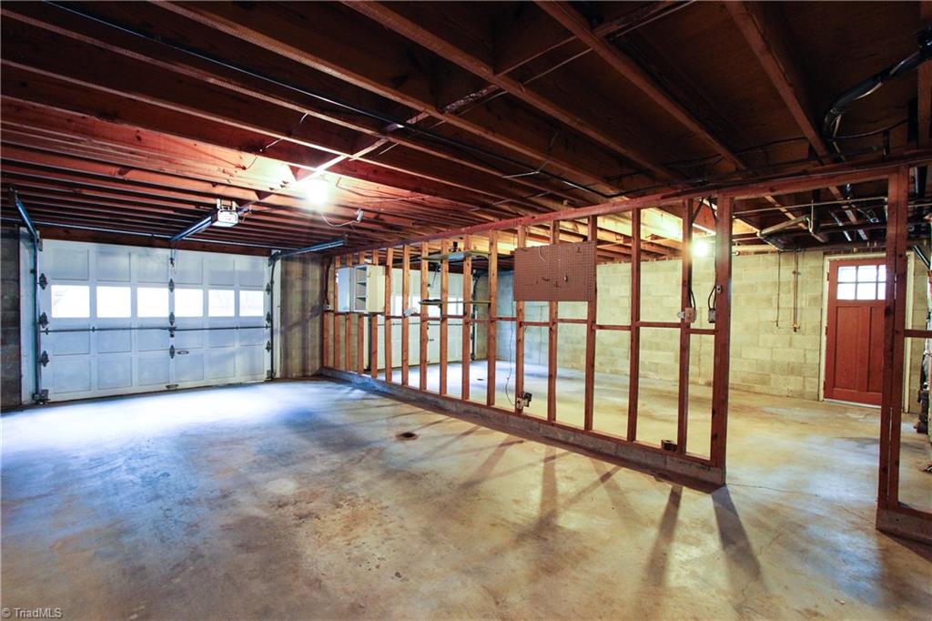 655 Quarterstaff Road Winston-Salem, NC 27104 - Photo 21 of 26 Gallery Image 21