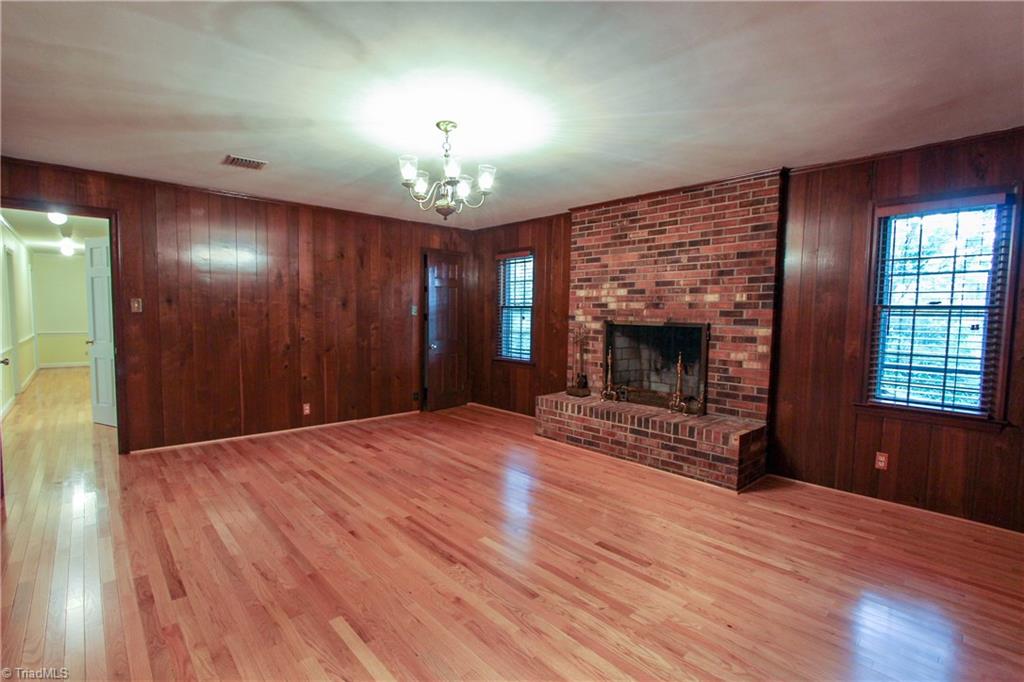 655 Quarterstaff Road Winston-Salem, NC 27104 - Photo 10 of 26 Gallery Image 10