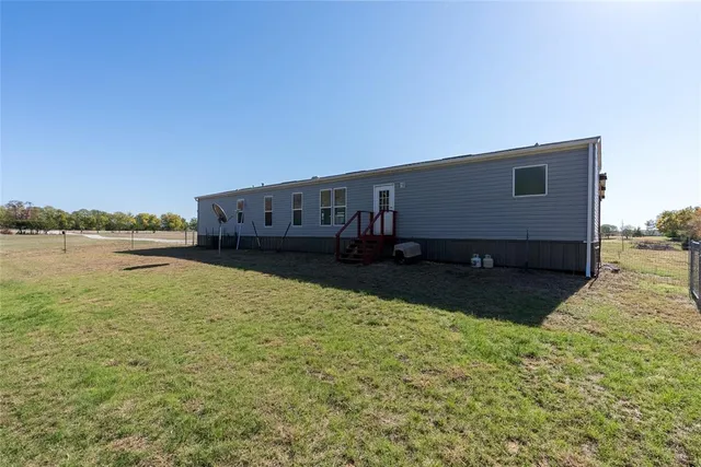 $1,600 | 9959 Farm To Market Road 2071, Valley View, TX 76272