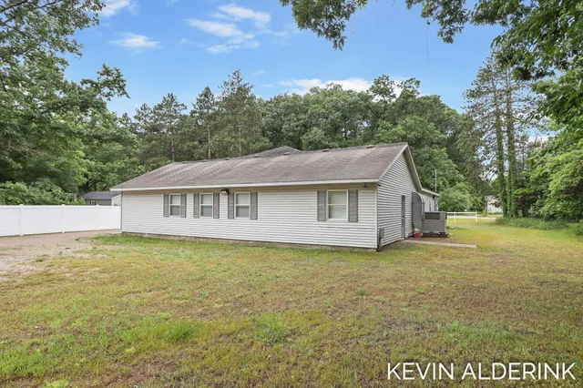 $259,900 | 2449 54th Street, Fennville, MI 49408