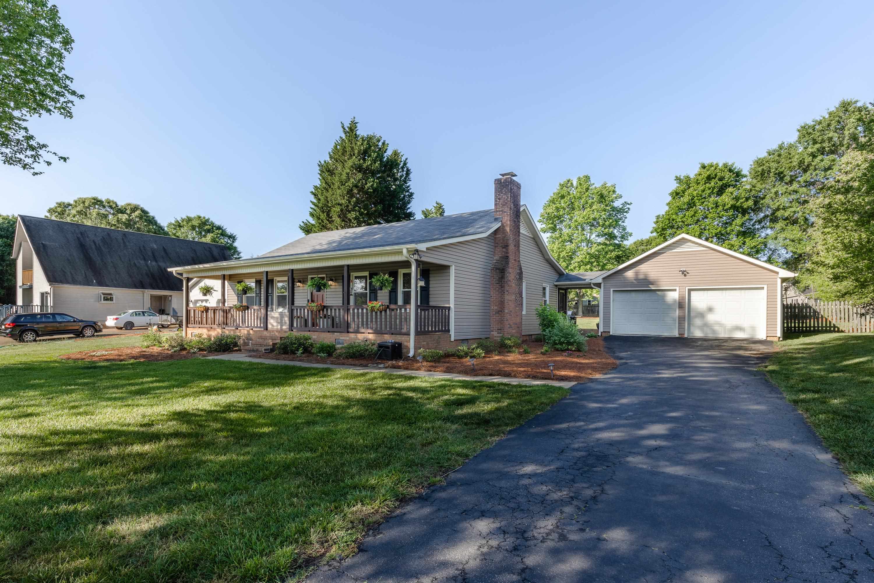31 Chestnut Ridge Drive Inman, SC 29349 - Photo 2 of 26 Gallery Image 2