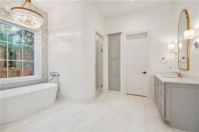 $2,499,000 | 200 Bellaire Drive, New Orleans, LA 70124