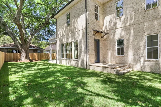 $2,499,000 | 200 Bellaire Drive, New Orleans, LA 70124