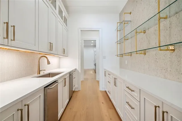 $2,499,000 | 200 Bellaire Drive, New Orleans, LA 70124