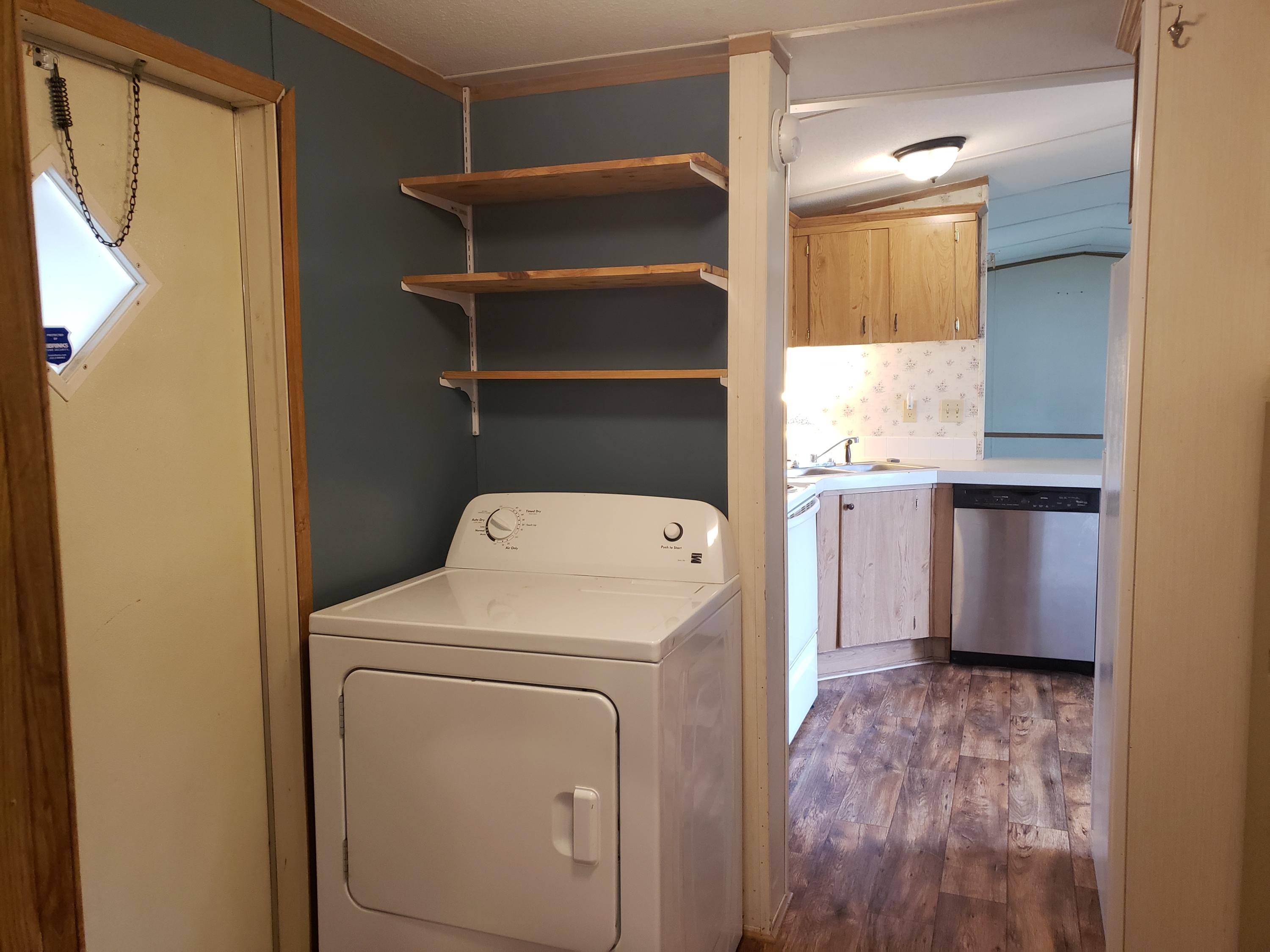3308 Burlington Road Walterboro, SC 29488 - Photo 4 of 15 Ethan10 Laundry