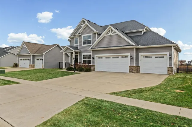 $499,000 | 309 London Way, Savoy, IL 61874