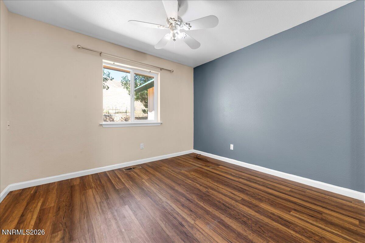 905 Thoroughbred Circle Reno, NV 89508 - Photo 29 of 71 Bedroom 2