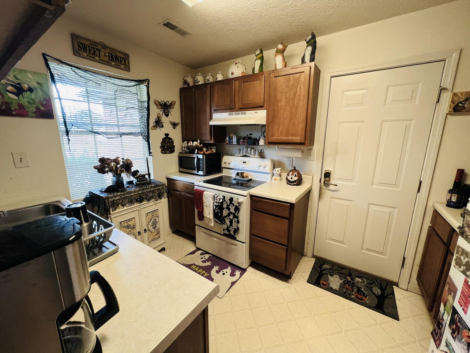7500 Gary White Road Corryton, TN 37721 - Photo 22 of 35 Gary white kitchen 4