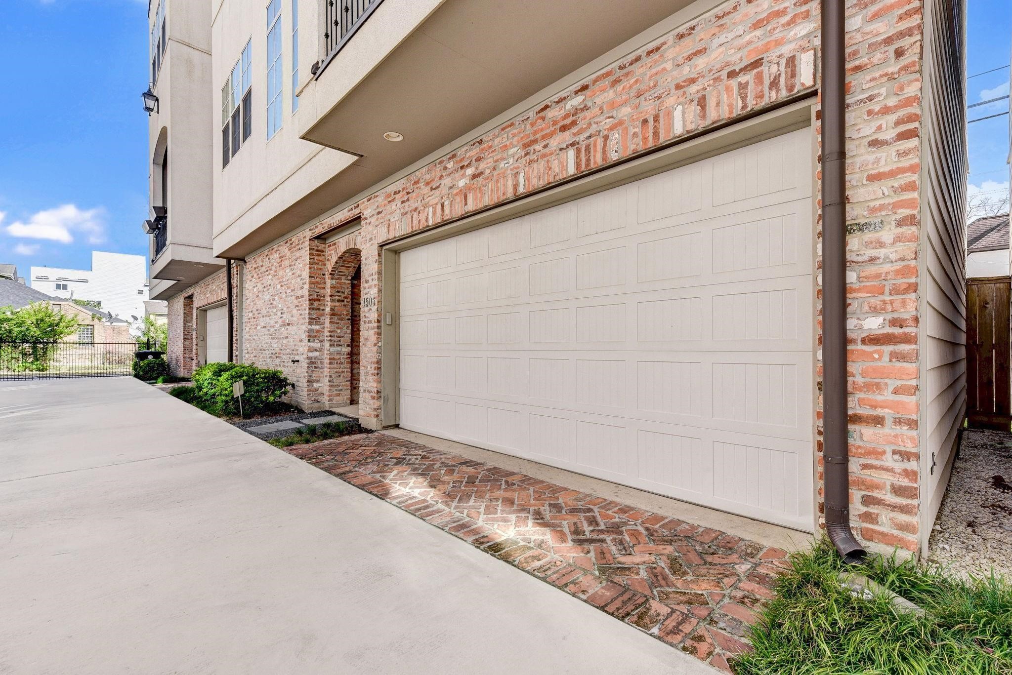 4506 Jackson Street Houston, TX 77004 - Photo 27 of 29 a view of a backyard