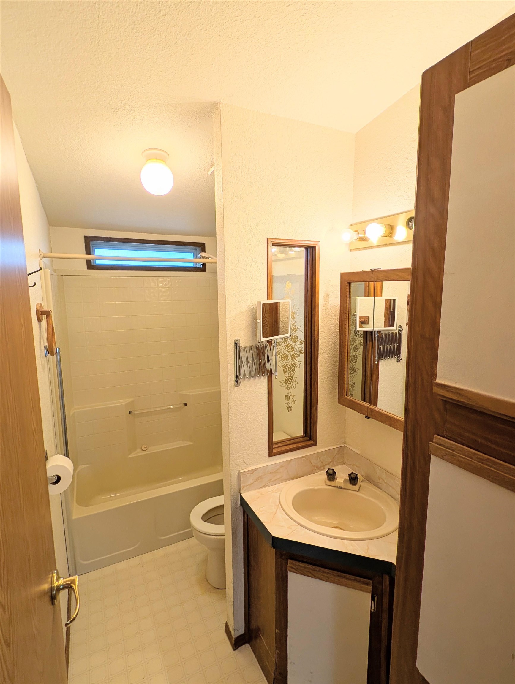 4040 Lyon And Moss Road Loon Lake, WA 99148 - Photo 12 of 49