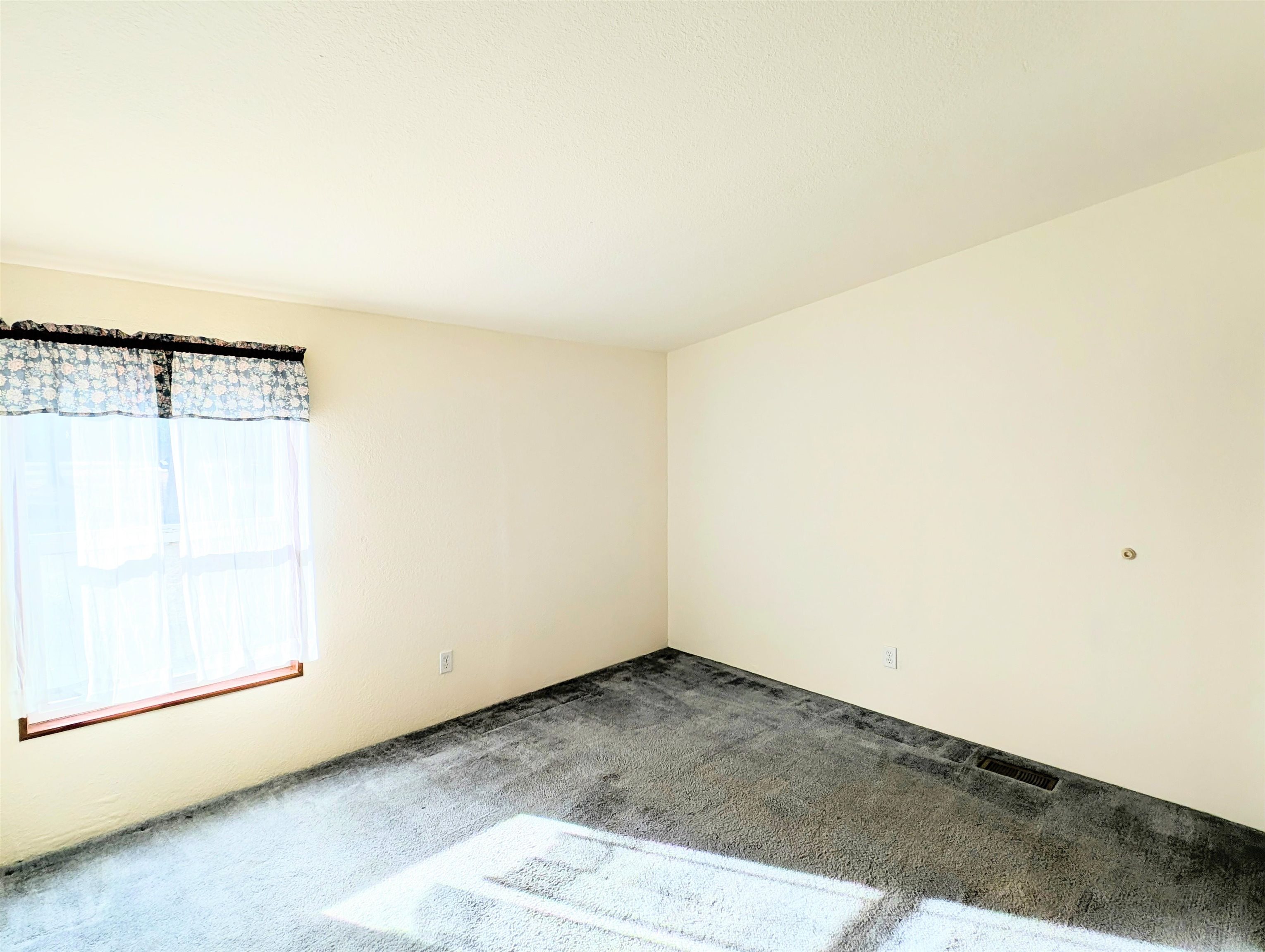 4040 Lyon And Moss Road Loon Lake, WA 99148 - Photo 15 of 49