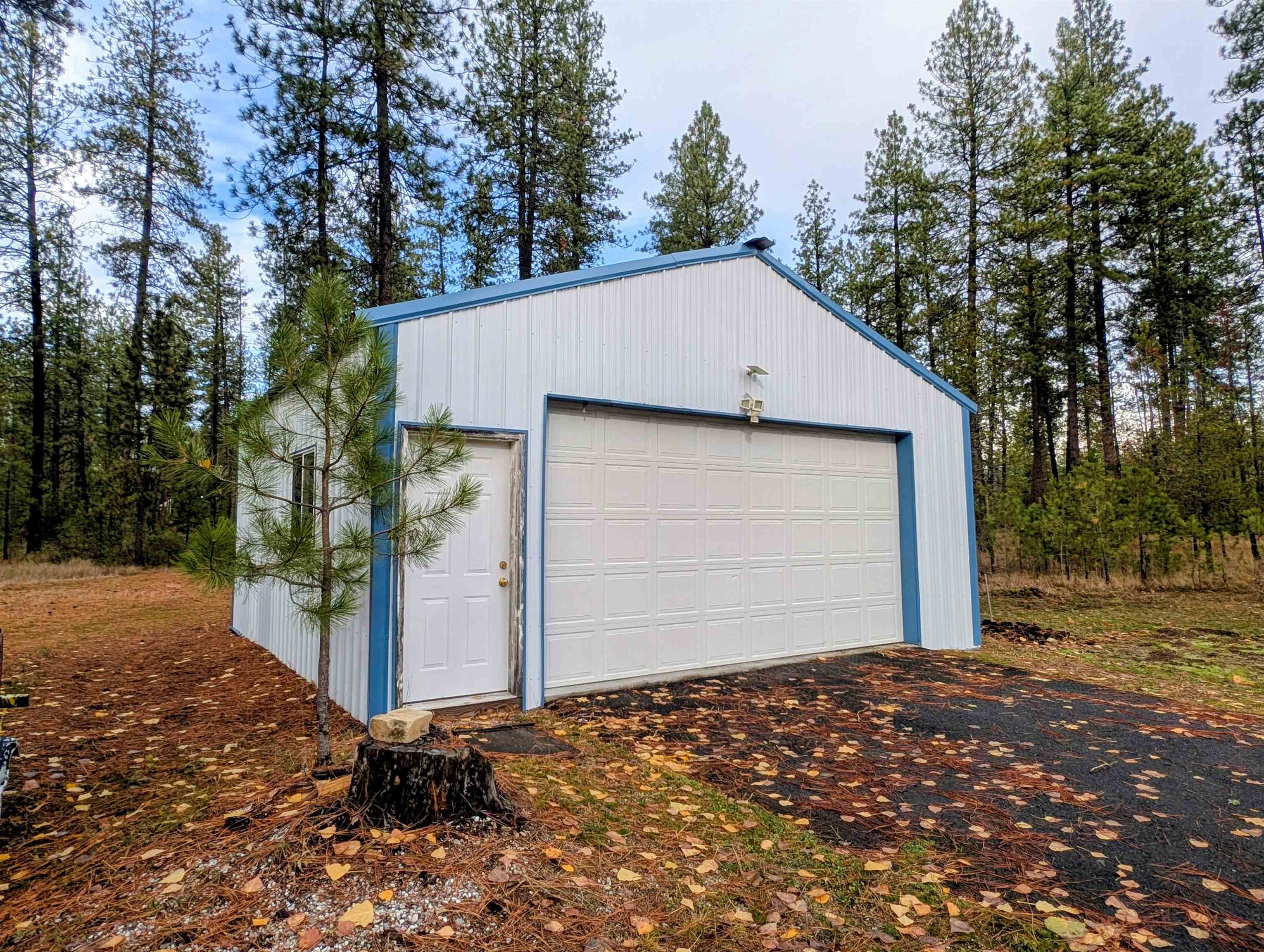 4040 Lyon And Moss Road Loon Lake, WA 99148 - Photo 29 of 49